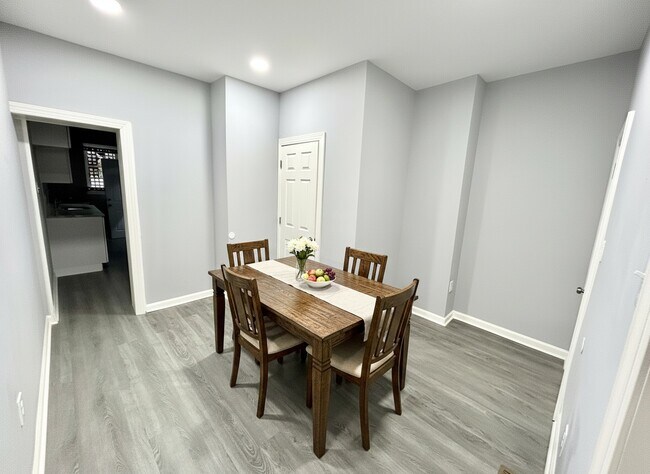 Photo - 2210 E Sergeant St