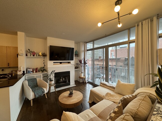 Photo - 1521 N Sedgwick St Condo Unit 607