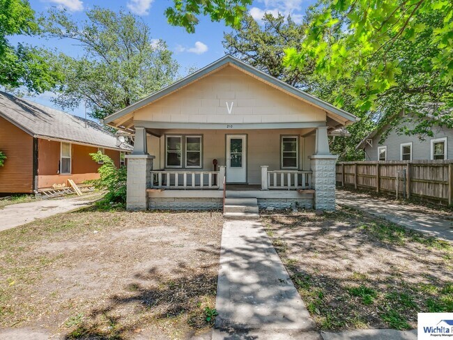 Building Photo - 2 bedroom home