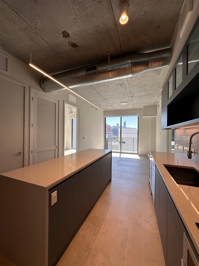 Building Photo - 91 NW 26th St Unit B8 Rental