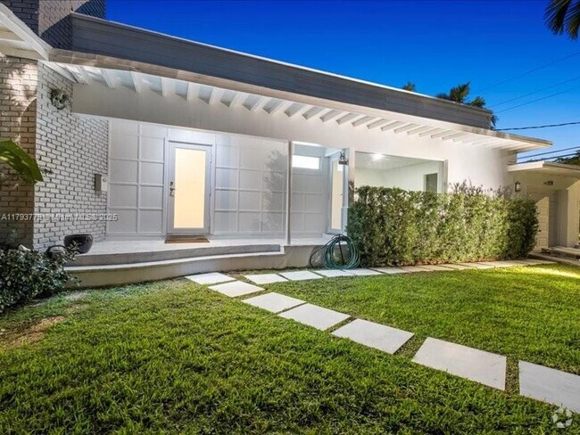 Building Photo - 900 88th St Rental