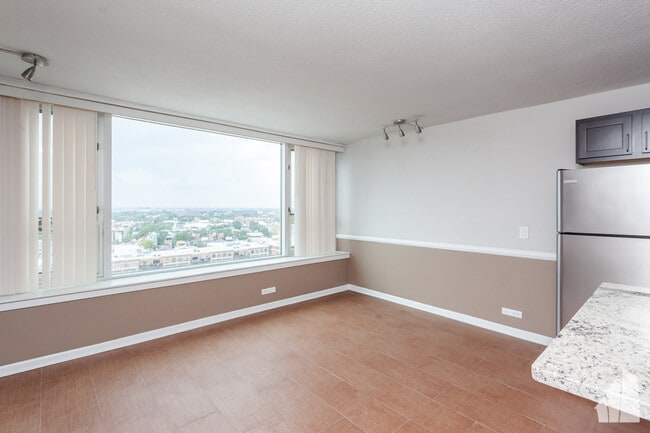 Building Photo - 2728 N Hampden Ct Unit 1604