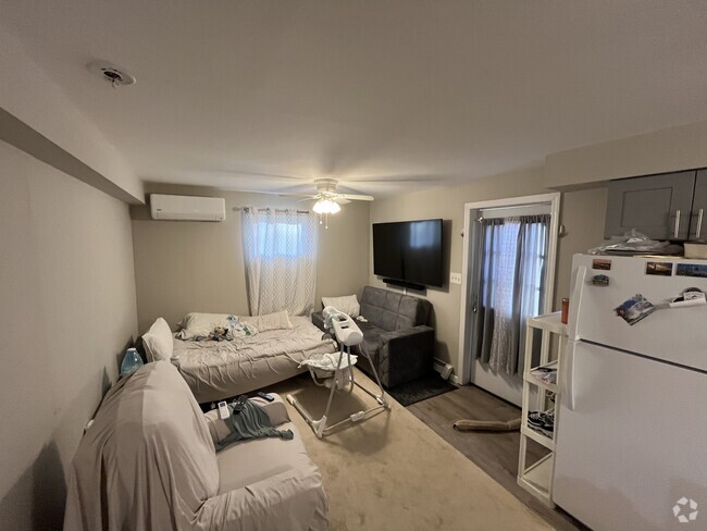 Building Photo - 40 Old Northport Rd Unit first floor Rental