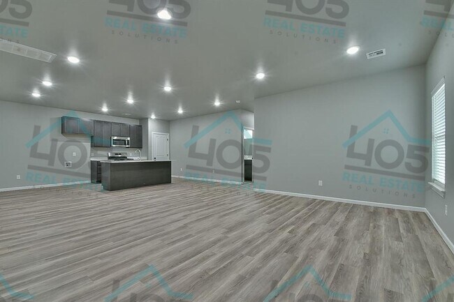 Photo - 2811-2813 Josie Unit 2811 Josie