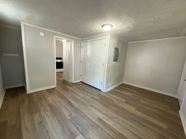 Photo - Renovated 4 Bedroom Duplex Unit in South N...
