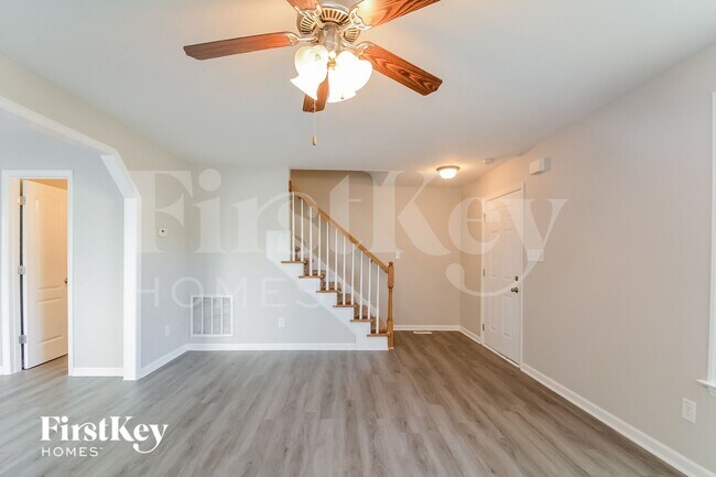 Photo - 214 Sunset Pointe Dr