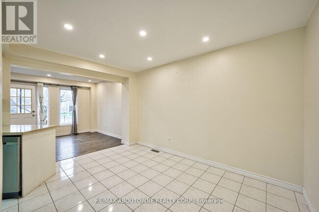 Photo - 455 Apache Ct