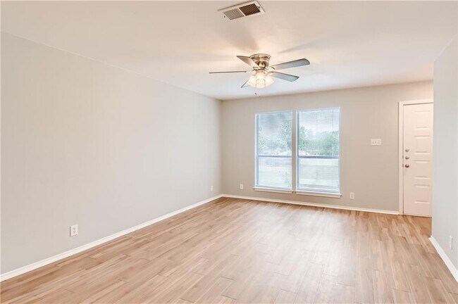 Photo - 2511 Cypress Ln