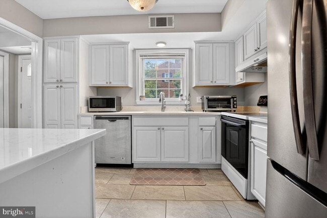 Photo - 7716 Tiverton Dr
