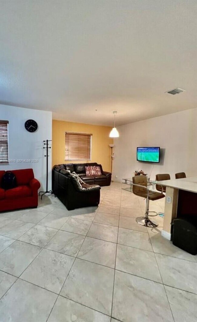 Photo - 290 NW 109th Ave Unidad 107