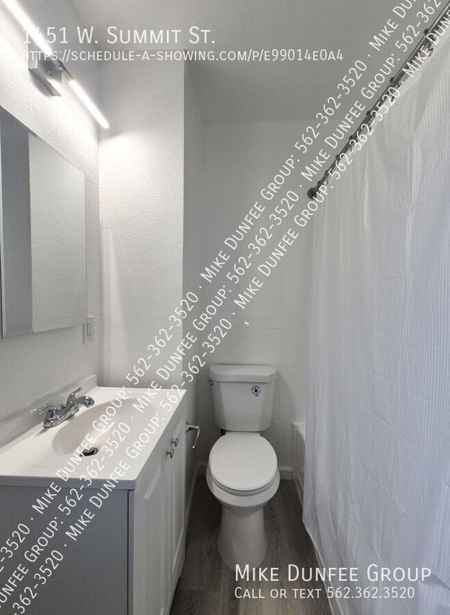 Photo - 1451 W Summit St Apartamento