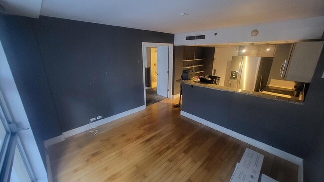 Building Photo - 151 E Washington St Unit 326