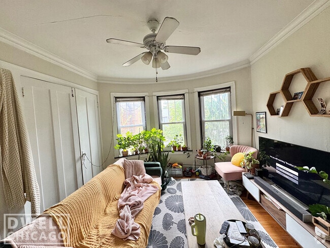 Building Photo - 2125 W Giddings St Unit 1R Rental