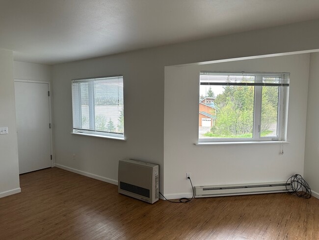 Photo - 3479 Landings St