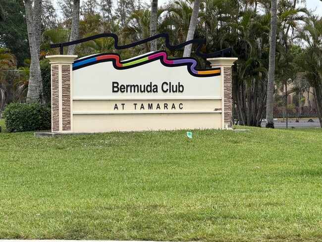 Building Photo - 6050 NW 64th Ave Unit 304