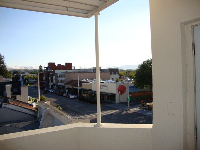 Photo - 411 California Ave