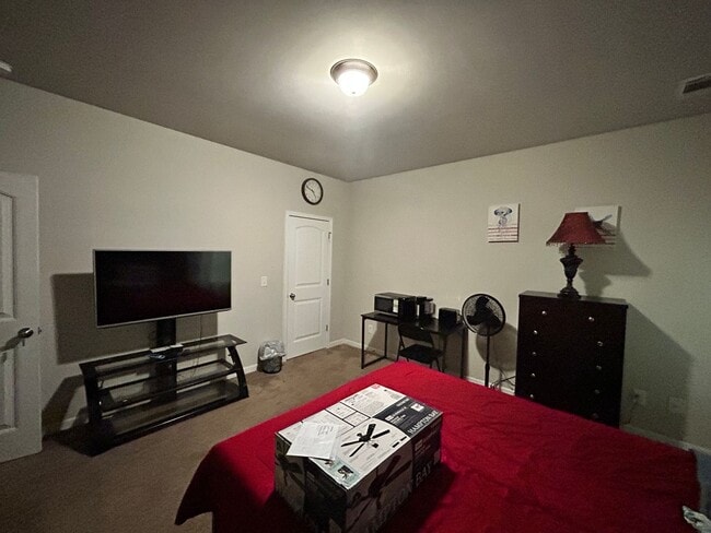 Photo - Fully Furnished Suite for Rent in Seven Hi... Unit 3-38 #1 - 3-38 #1