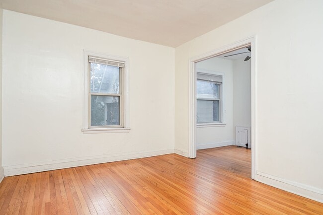 Photo - 2226 Garfield Ave S