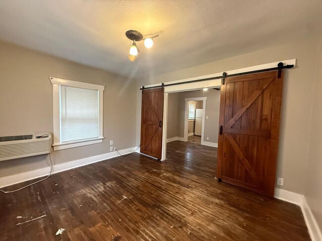 Building Photo - Downtown Wichita 1 Bedroom