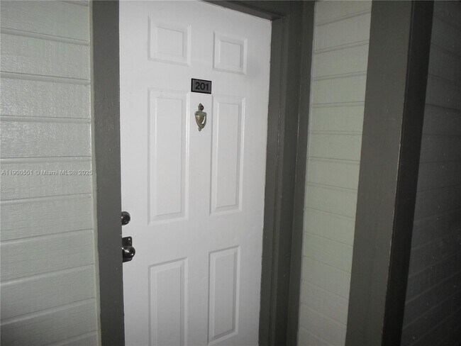 Photo - 20760 NE 4th Ct Unit 201