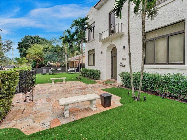 Photo - 1656 Polk St Unit 9