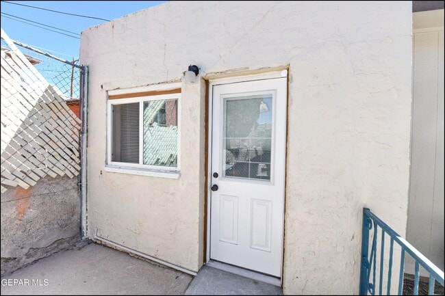 Photo - 1212 N Laurel St Unit B