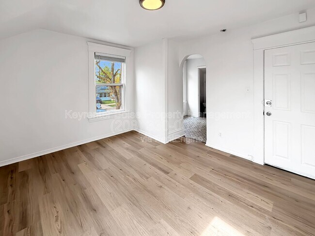 Photo - 1818 W Washington St Unit Apt 3