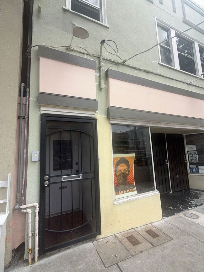 Building Photo - 5318 Fairfax Ave Unit 05318
