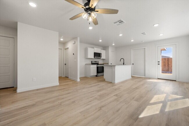 Photo - 8319 24th St