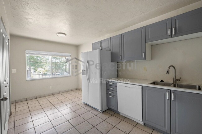 Photo - 1425 Mandalay Rd W Unidad B1