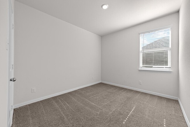 Photo - 105 Copper Switch Dr