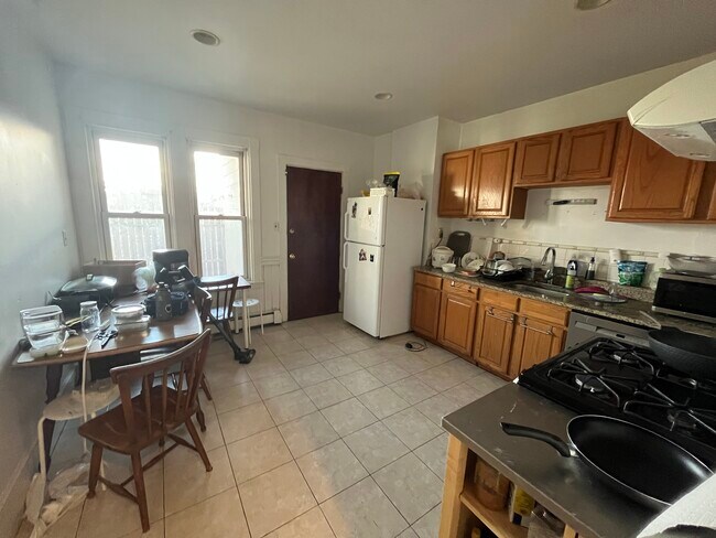 Photo - 140 Saint Alphonsus St Unit B2