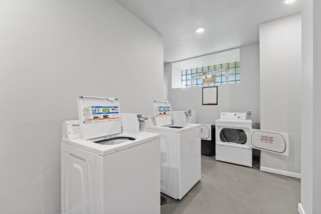 Photo - 408 Academy St