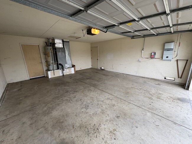 Photo - Charming home with Pool in Tulare Rent Ready!