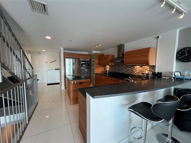 Photo - 2950 NE 188th St Unidad 531