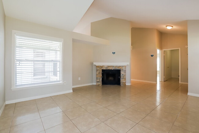 Photo - 2006 Green Juniper Ln