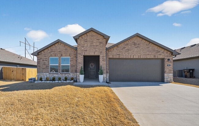 Photo - 405 S 85th St