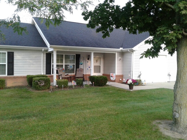 Photo - Hampton Pointe