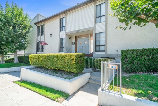 Building Photo - 2625 N Lincoln St Unit E Rental