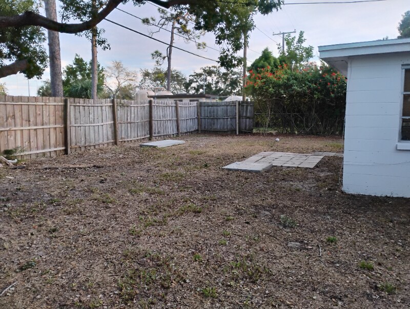 Photo - 2050 Holiday Dr