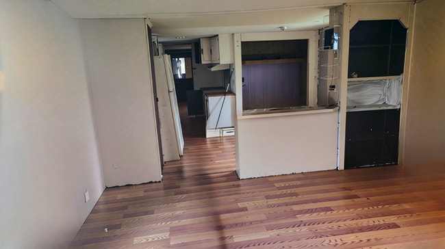 Building Photo - 607 E Runnels St