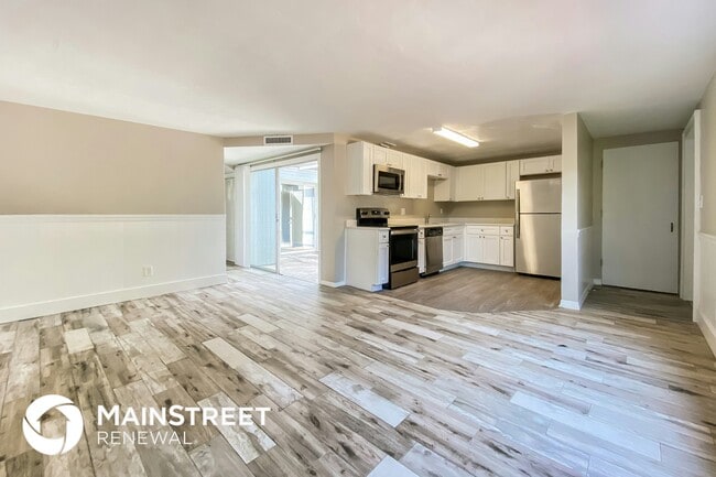 Photo - 8020 Riverside Dr N