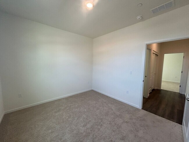 2001 Doug McCullough Ln