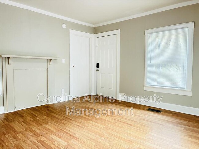 Photo - 918 Airline Ext