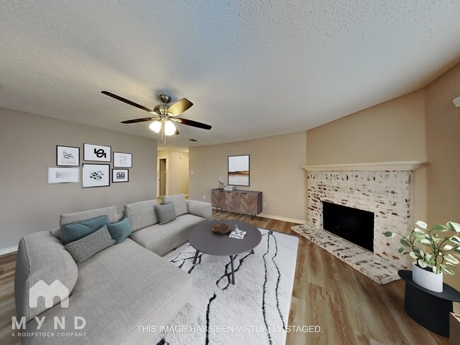 Building Photo - 1120 Single Tree Dr