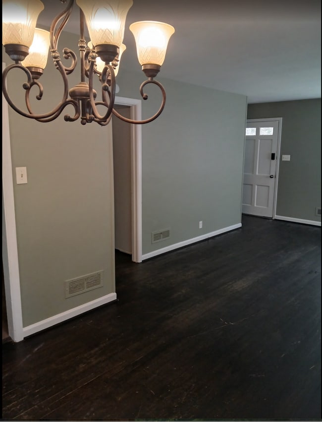 Photo - October Special!! Reduced Rent! Move In sp...