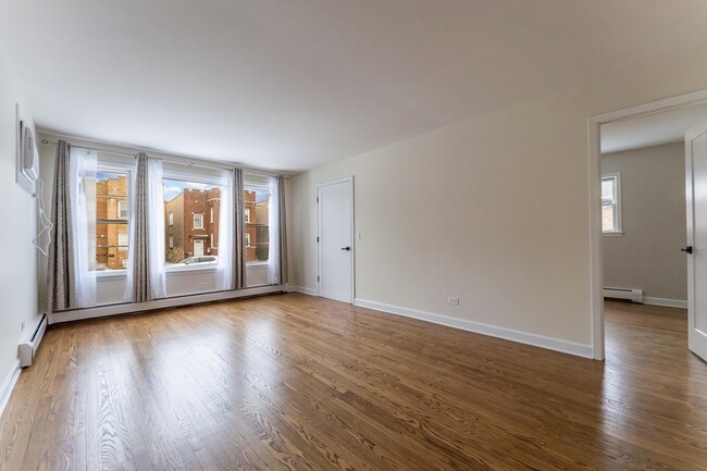 Photo - 6031 W Addison St