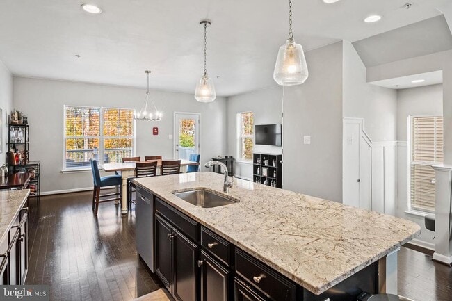 Photo - 7112 Yamhill Wy