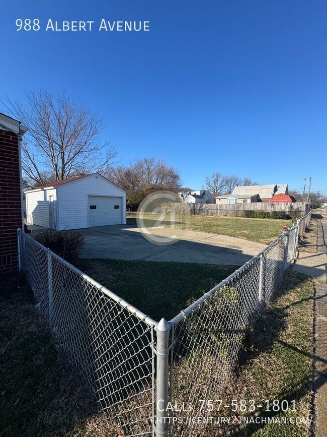 Photo - 988 Albert Ave