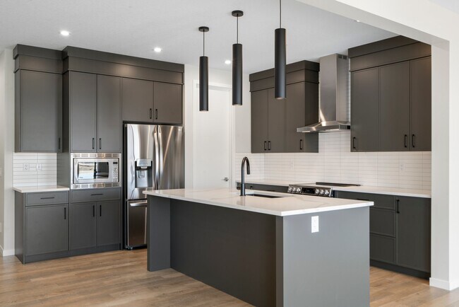 Photo - 47 Royston Way NW